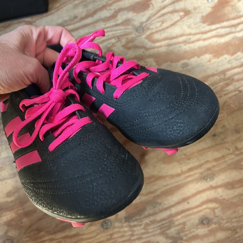 Adidas Junior Goletto VI Firm Ground Soccer Shoes NEW Size 4 Black Pink - Picture 3 of 6